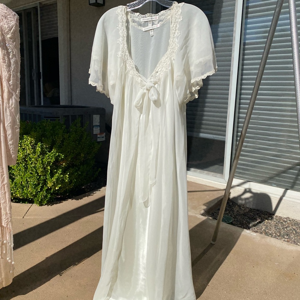Vintage Victoria's Secret Cream Lace Nightgown Set 2 piece